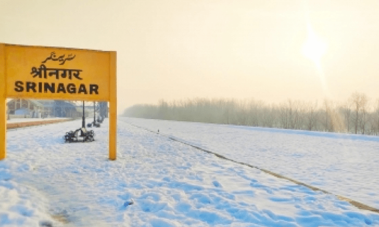 Sunshine greets J&K after 5 days of inclement weather