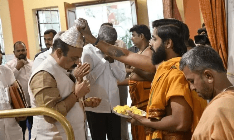 Ahead of presenting K’taka budget, CM Bommai offers special worship