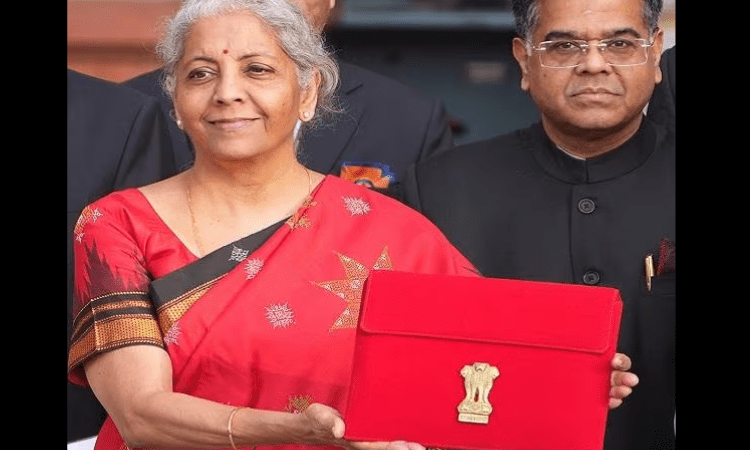 Budget seeks to maintain balance between growth & deficit: Fitch Ratings