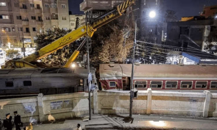 2 killed, 16 injured after train derails in Egypt