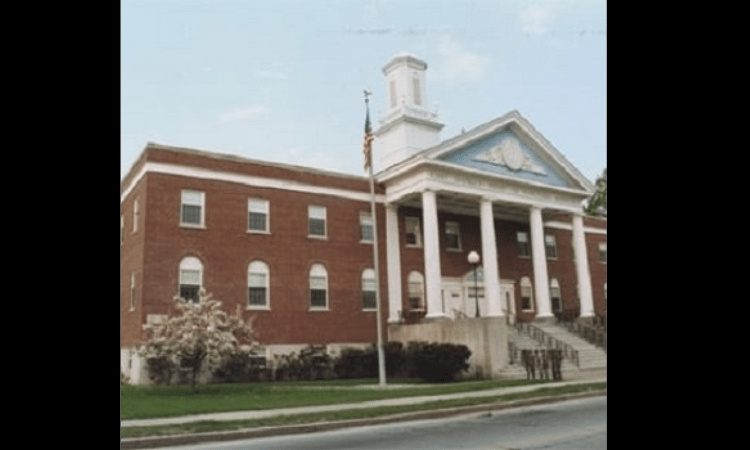 Indian-American named first justice of Ayer District Court in US