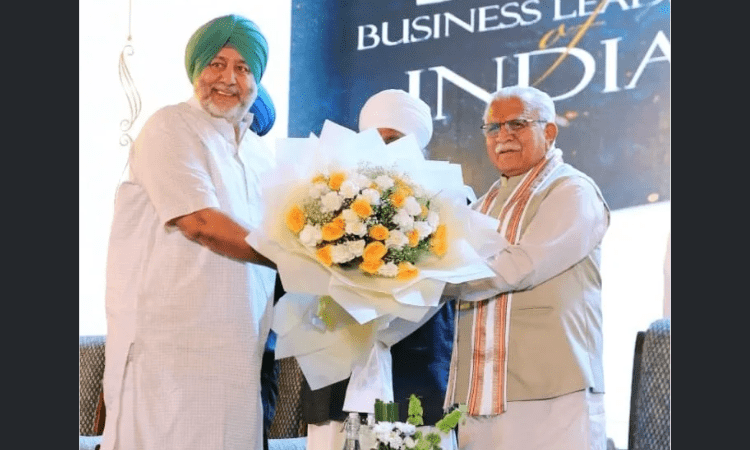 Khattar invites industrialists to set up bases in Haryana