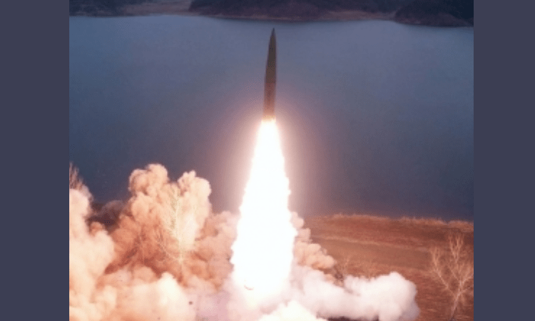 N.Korea fires missile ahead of S.Korea-Japan summit