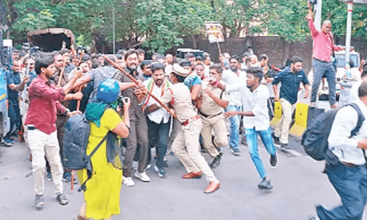 Telangana Congress leaders detained during ‘chalo Raj Bhavan’ march