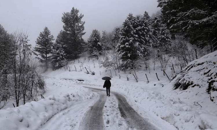 Widespread light to moderate rain, snow likely in J&K today