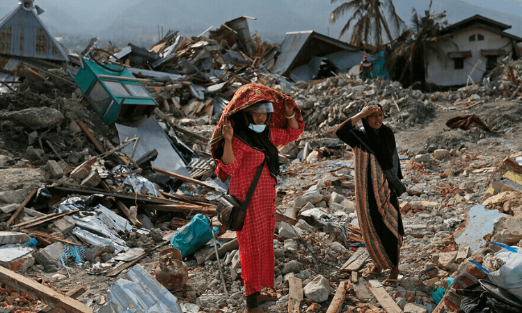 7.0 magnitude quake hits Indonesia