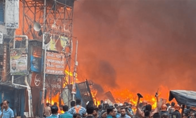 700 firefighters work to douse massive Dhaka wholesale market fire
