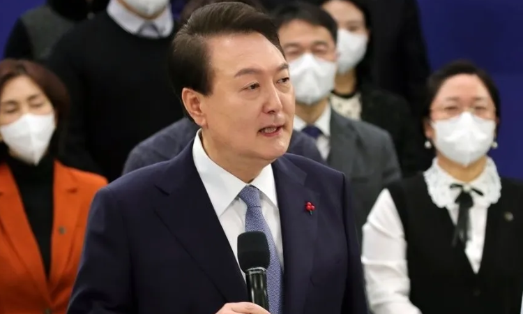 South Korean President’s approval rating slips for 3rd week