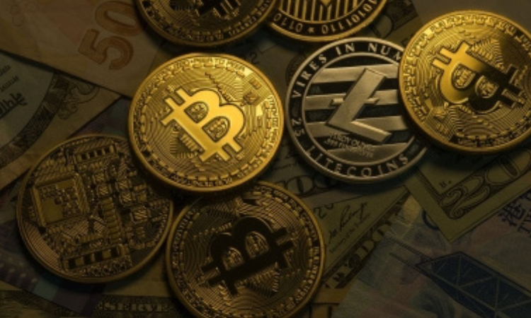  Bitcoin trading volume sank by almost $700 billion