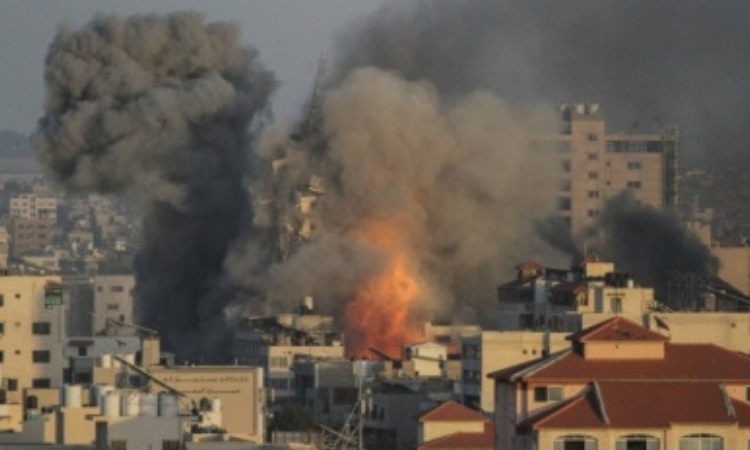 Israeli airstrikes in Gaza killed 13 Palestinians.