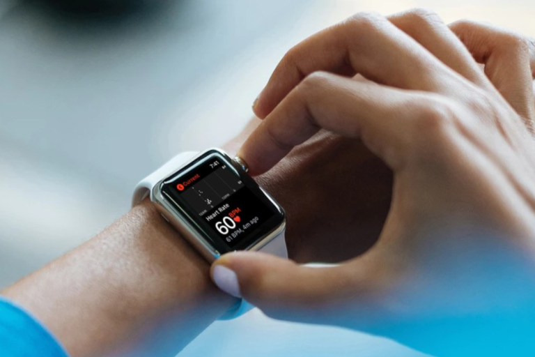 Apple Watch saves woman from a deadly blood clot
