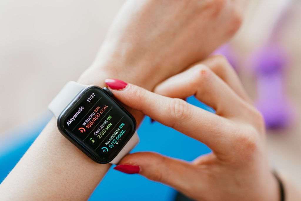 apple watch saves woman from a deadly blood clot