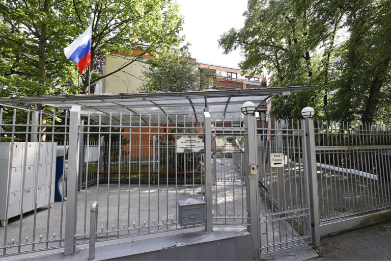 German govt to shut down 4 Russian consulates