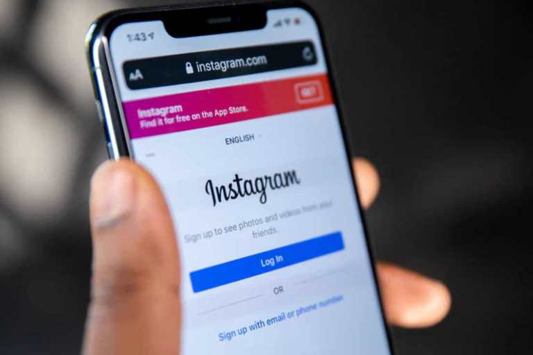 Instagram suffers major global outage, users react