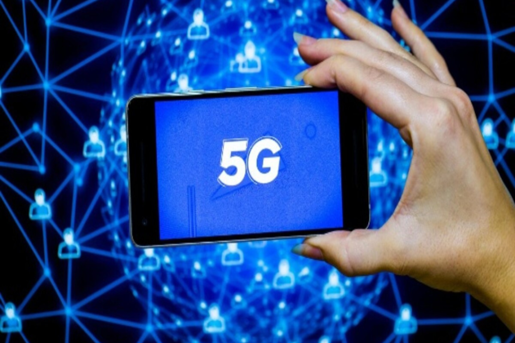 5G smartphone shipments cross 10 cr in India for 1st time