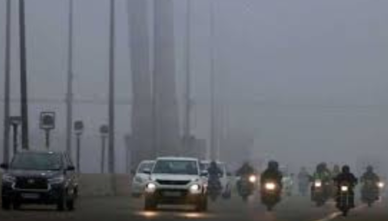 Delhi registers a low temperature of 28.4 degrees