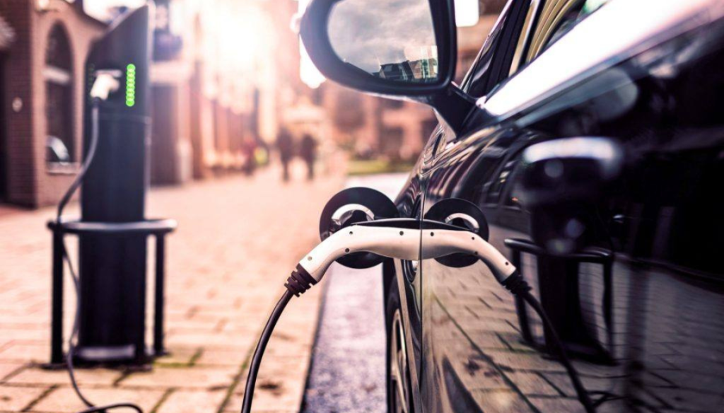 How Will EV Adoption Affect Oil Trading?