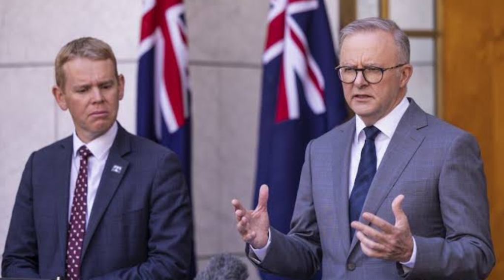 PMs from New Zealand and Australia meet to highlight their close connections