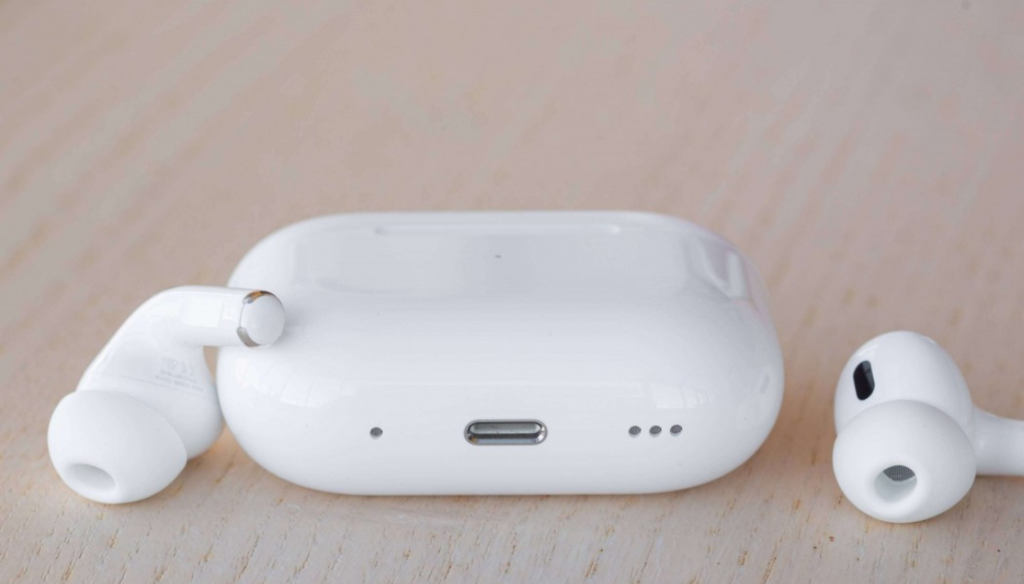 apple might release airpods with usb-c type