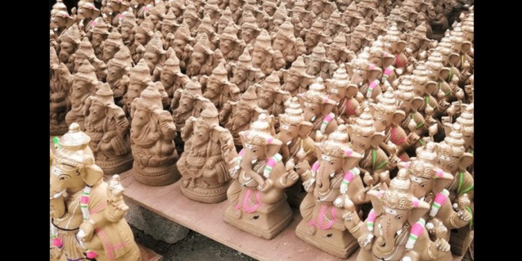 this image has an empty alt attribute; its file name is hdma-commences-distribution-of-100000-free-clay-ganesh-idols-0-min-1024x512.png