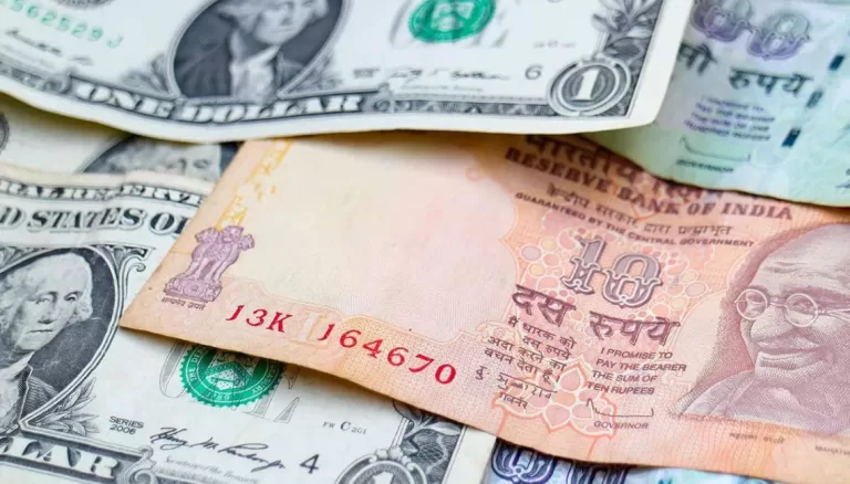 In early trade, Rupee and US dollar remain stable