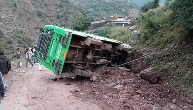 Bus with Jawans overturns, 38 injured in Gujarat’s Panchmahal
