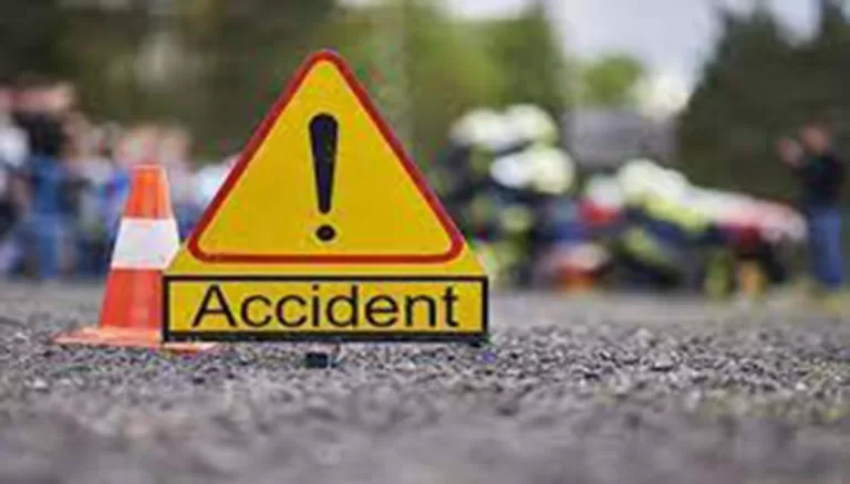 SUV hits two motorbikes in Ujjain, Two couple spot dead