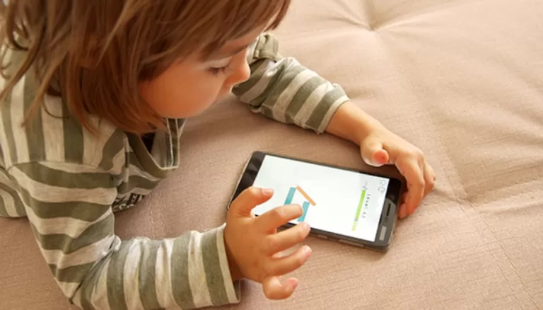 Children who spend more time on screens may be at risk for autism or ADHD