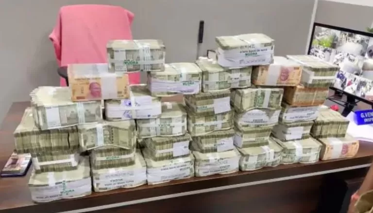 Unreported Cash Seized from NRI Siblings