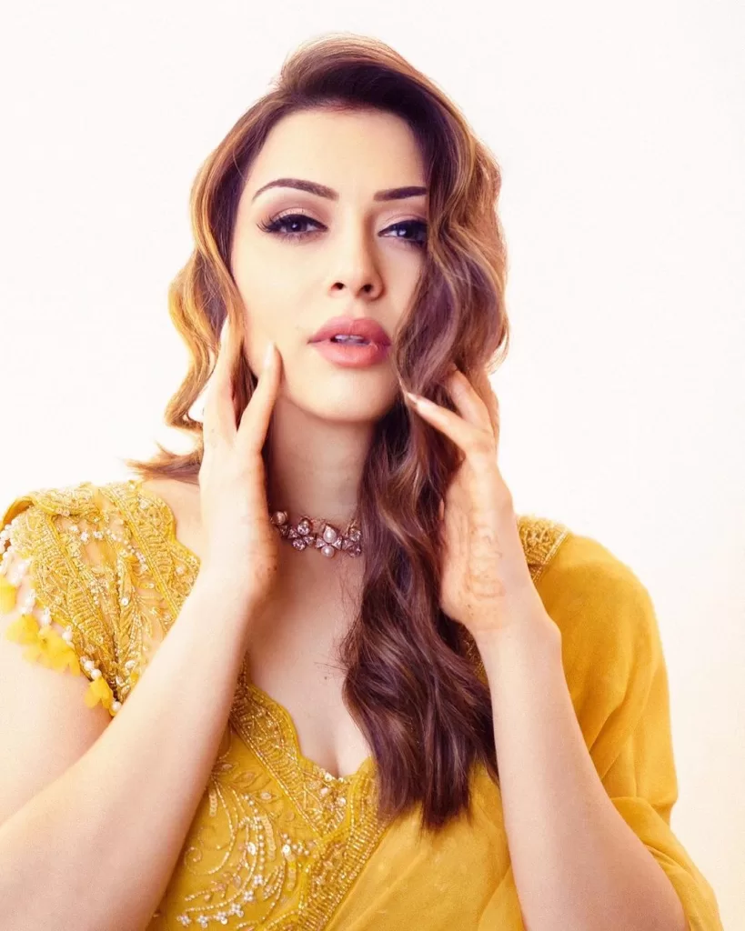 Hansika Motwani's Glamorous Yellow Attair