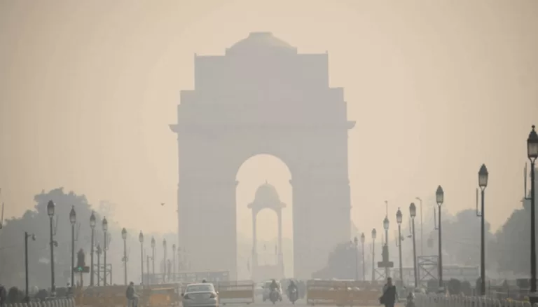 Air Pollution in Delhi Leads to 2-Day Closure of Primary Schools, Limits on Construction Projects