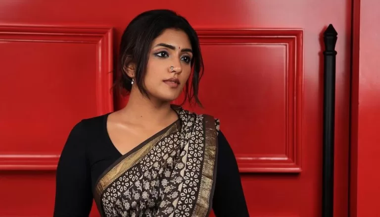 Eesha Rebba Looks Killing in Black Saree