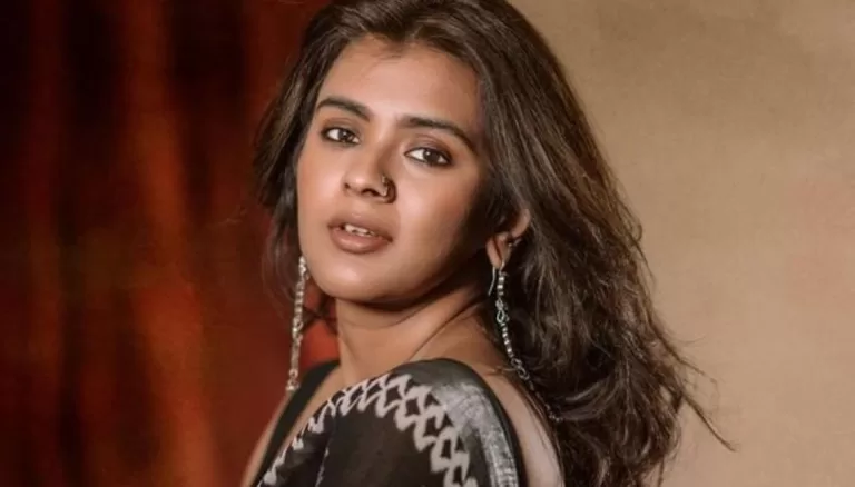 Hebah Patel Charms in Black Saree