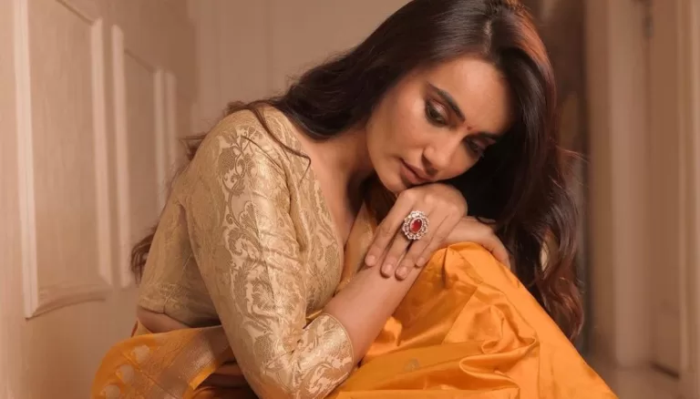 Surbhi Jyoti’s Captivating Saree Look