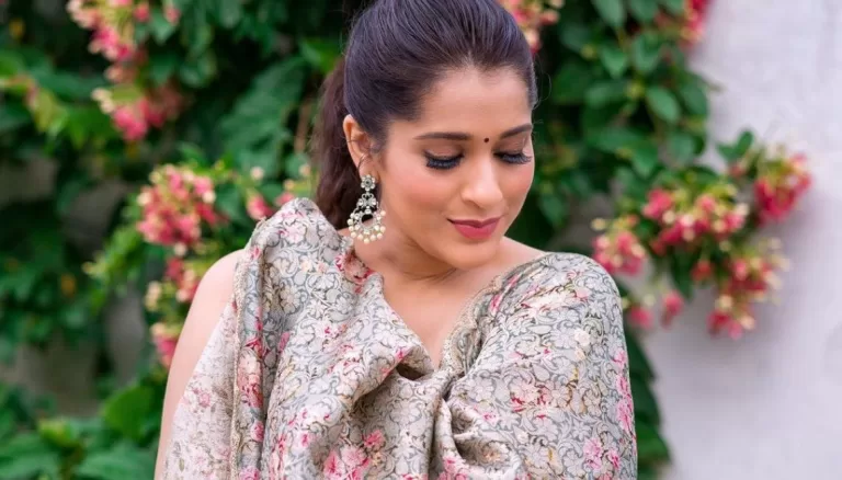 Rashmi Gautam Beautiful Pics in Blue Outfit