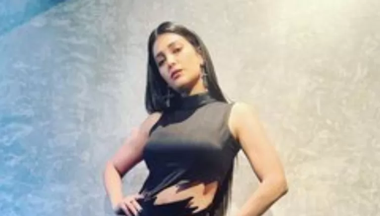 Shruti Haasan Looks Stunning in Black