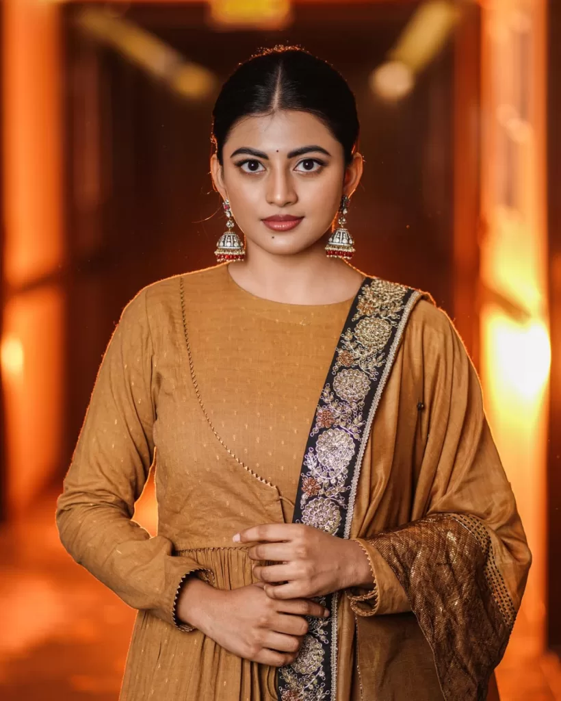 actress anandhi latest photos