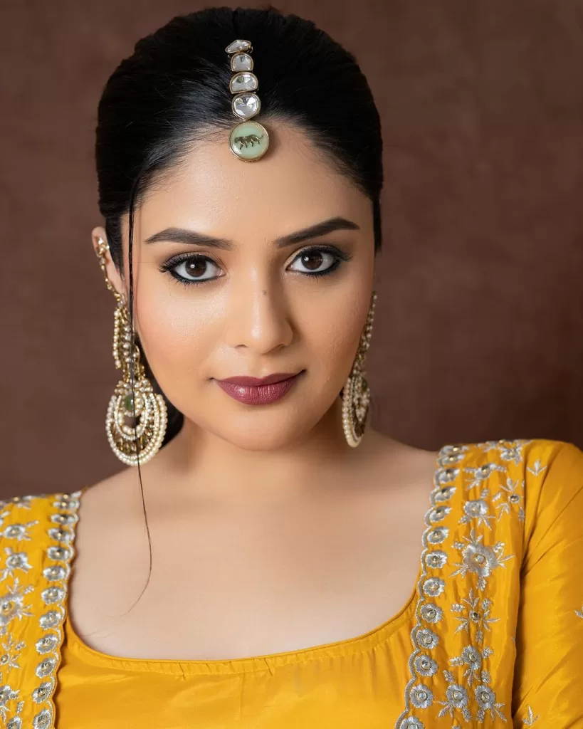 sreemukhi latest photoshoot