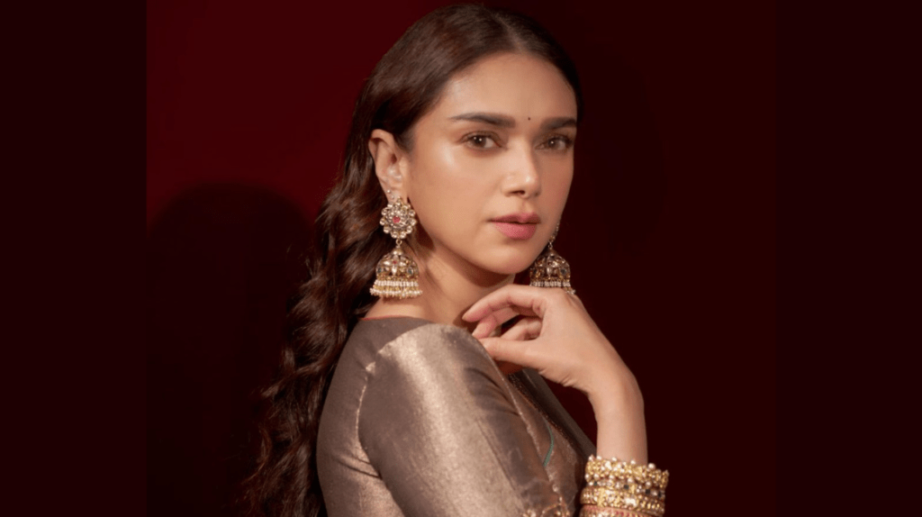 Aditi Rao Hydari: Stunning Stills in Saree