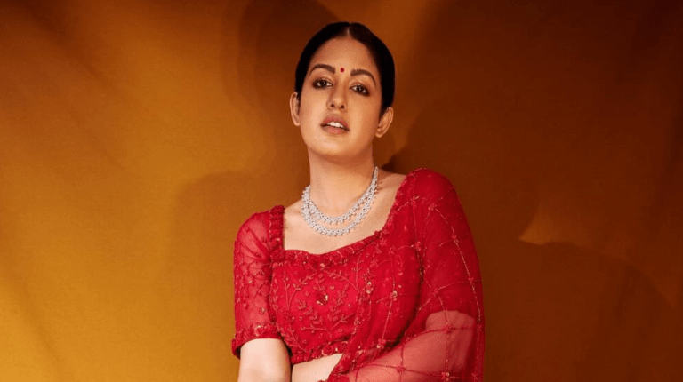 Ishita Dutta: Amazing Clicks in Red