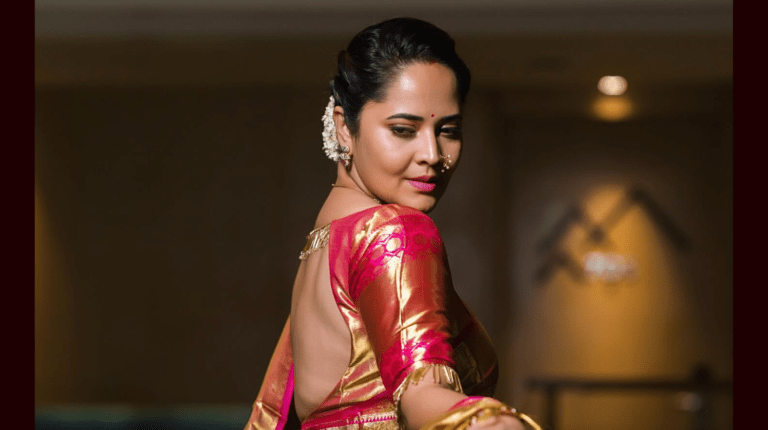 Anasuya Bharadwaj: Looks Beautiful in Pattu Saree