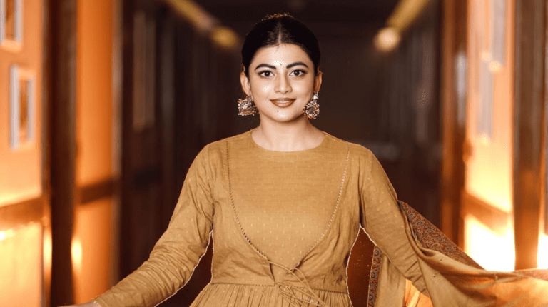 Anandhi: Stopping Hearts with her Breathtaking Look