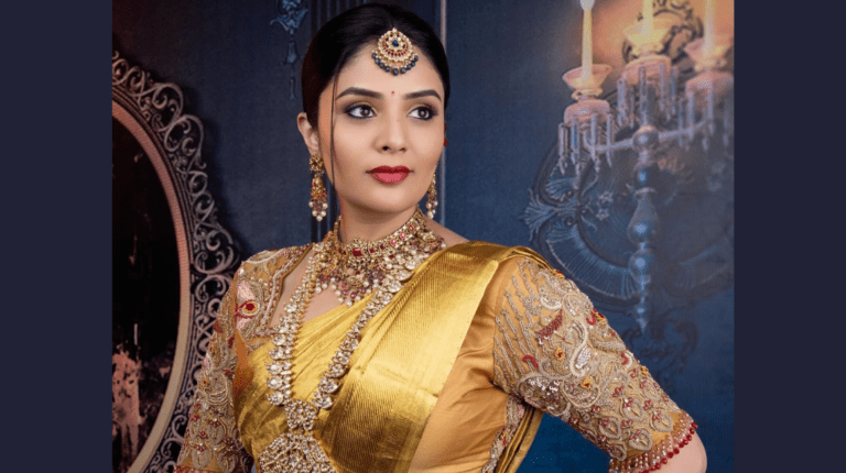 Sreemukhi: Traditional Look Photoshoot | Embraces Indian Elegance