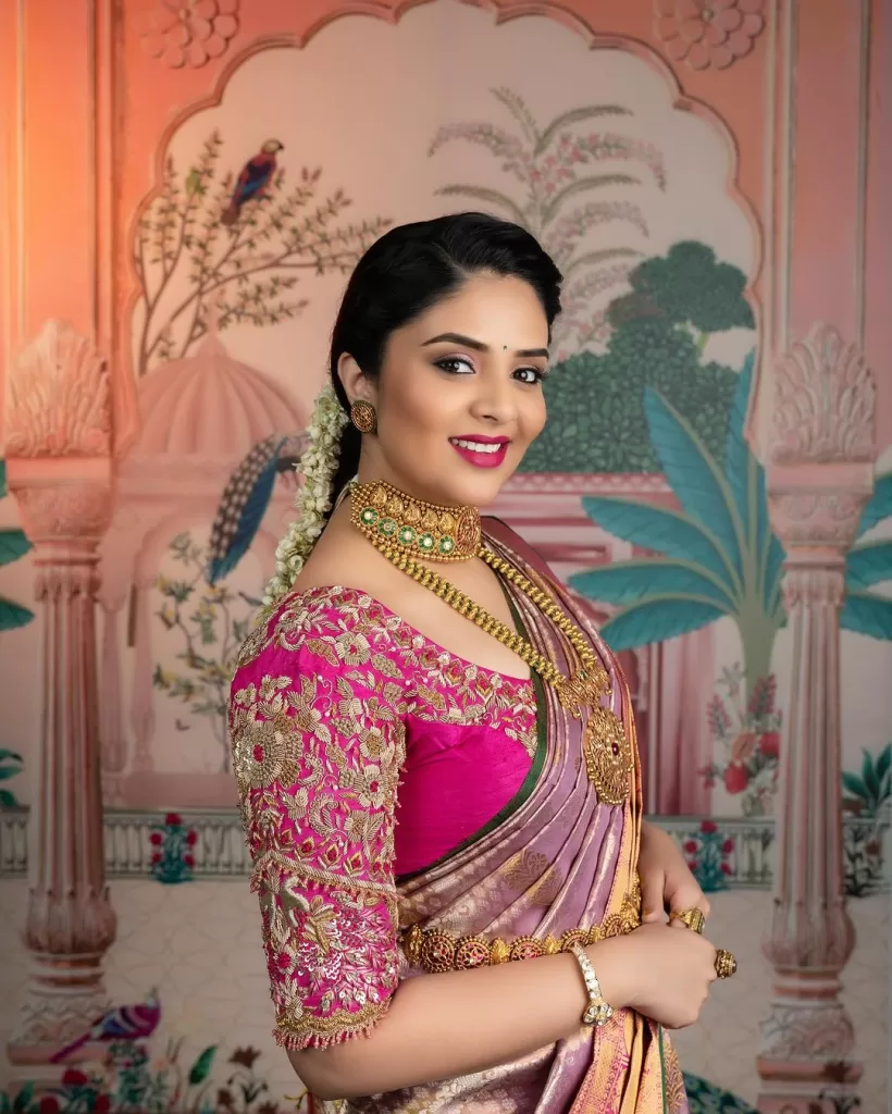 sreemukhi  saree pics