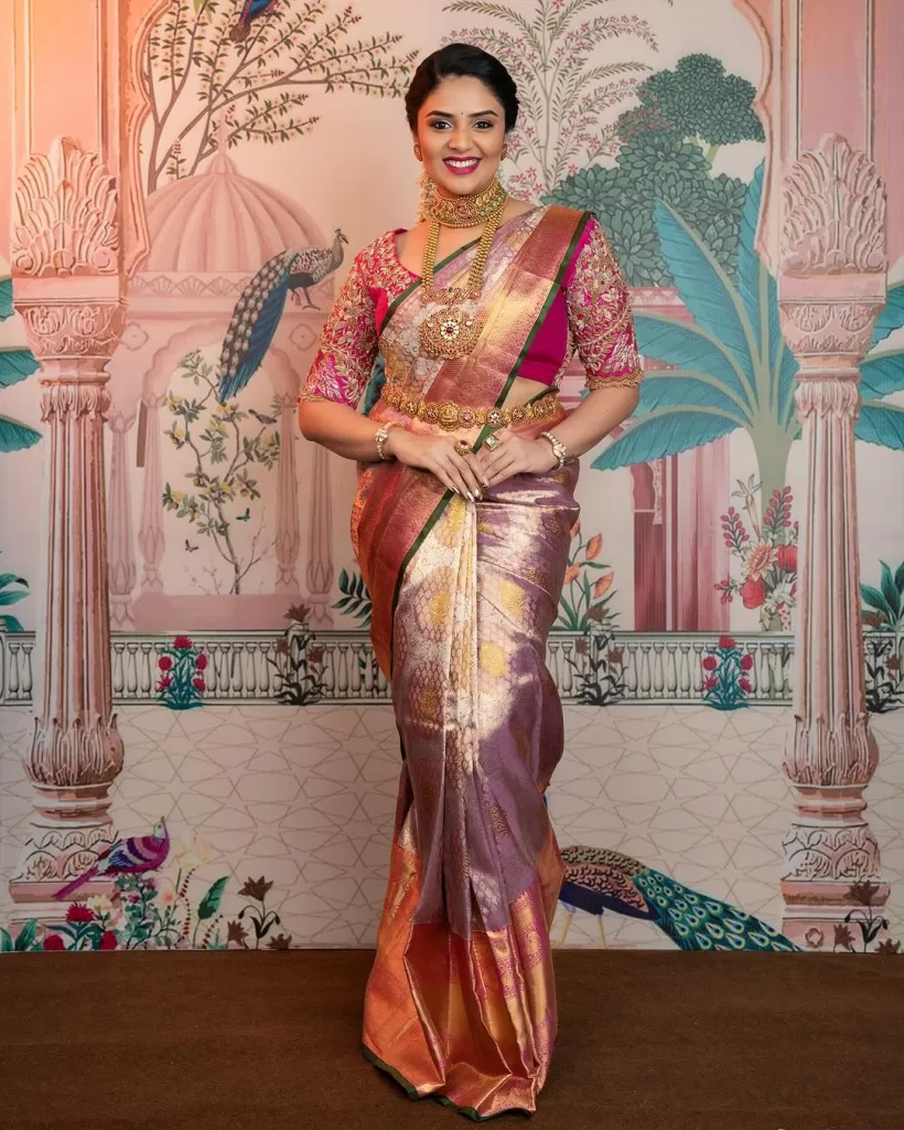 sreemukhi  saree pics