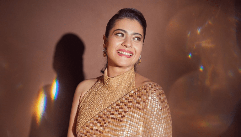 Kajol Saree Pics | Alluring Beauty in Shiny Saree