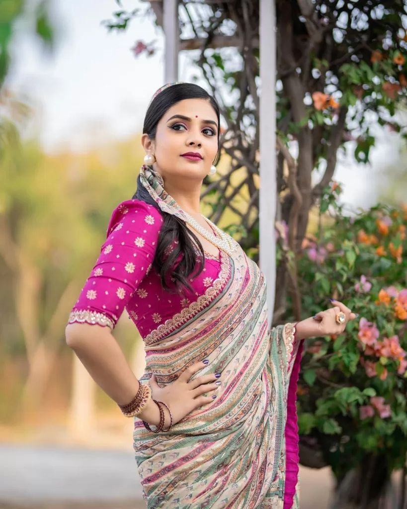 sreemukhi latest insta  images