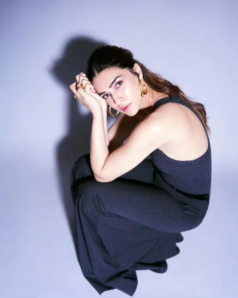 GHKKPM: Ayesha Singh's sizzling HOT photoshoot makes BOLD poses