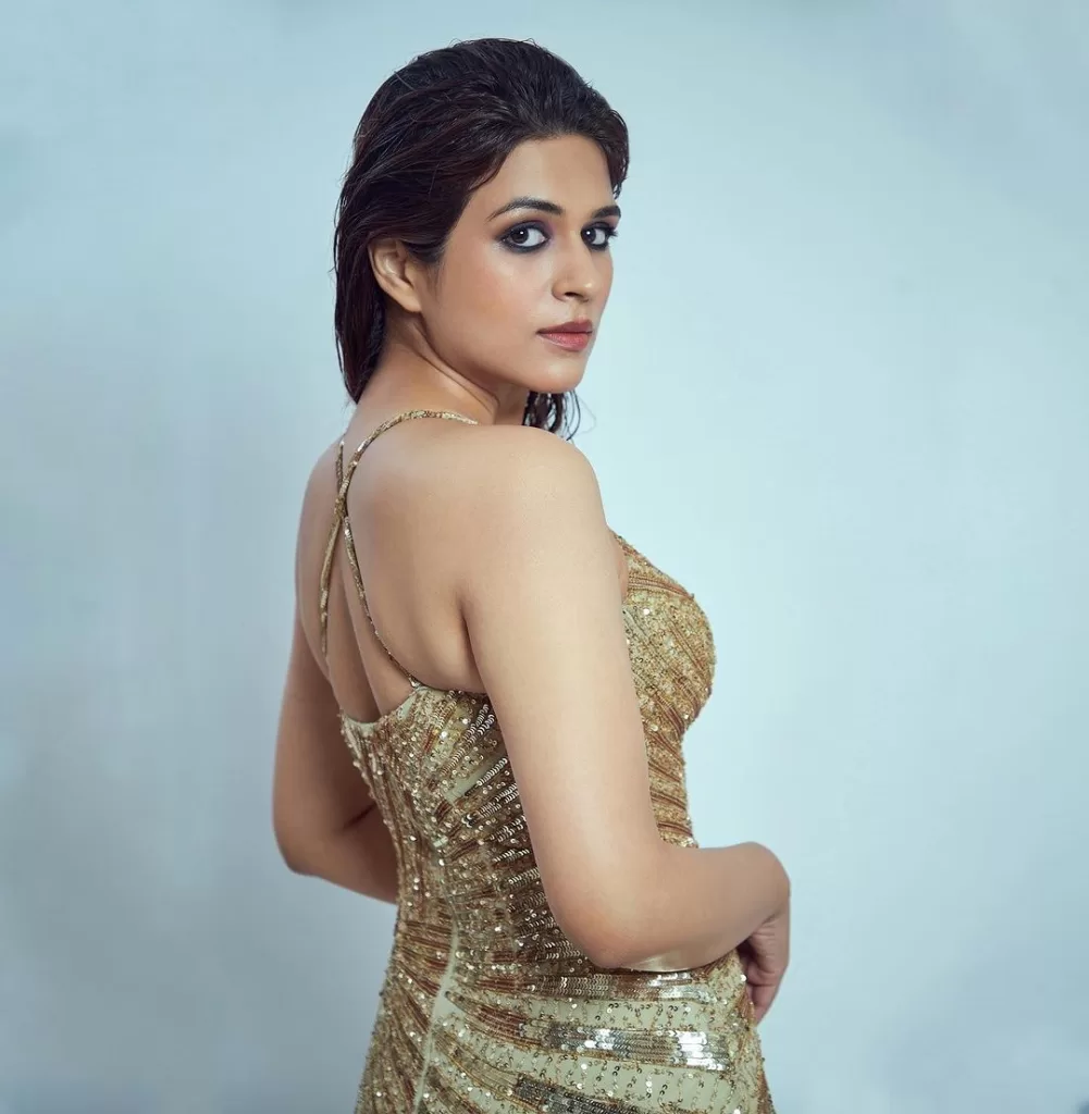 Shraddha Das Latest Hot Pics