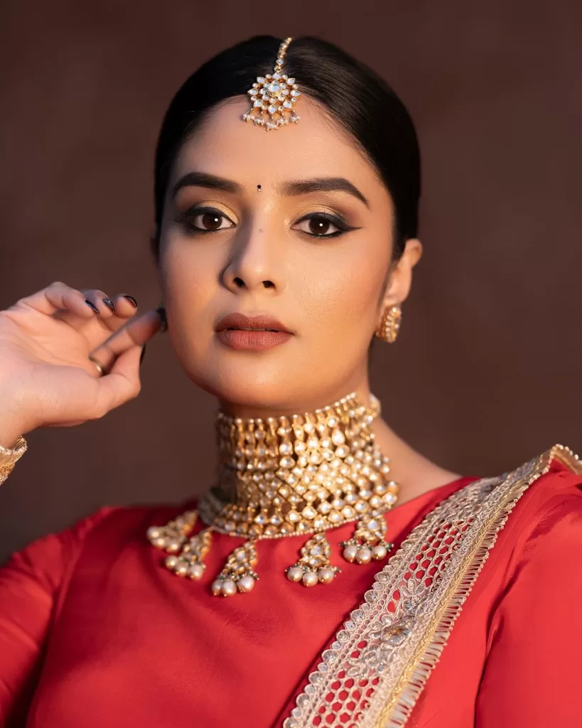 sreemukhi latest photos